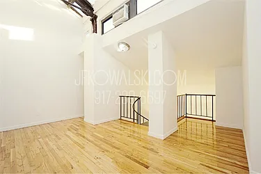 Rented by R New York