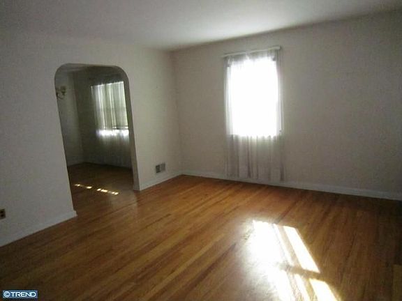 2nd image of 3 W Highland Ave