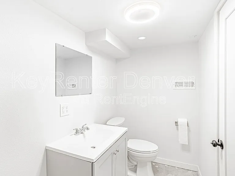 421 N Stuart St — Photo 34