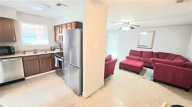 508 Omega St #18B — Photo 6