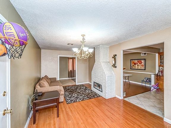 5th image of 13573 Trumball St