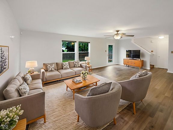 2nd image of 15110 Fawn Hollow Ln