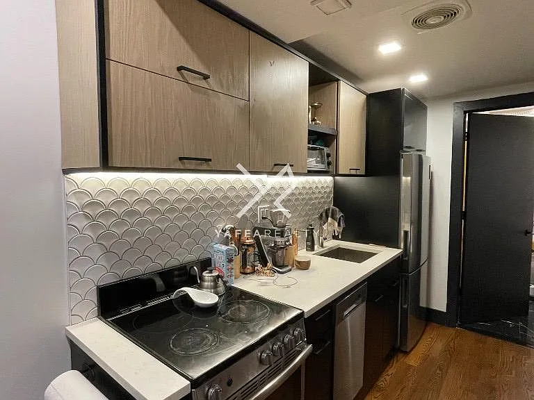 812 Saint Johns Pl #1F — Photo 4