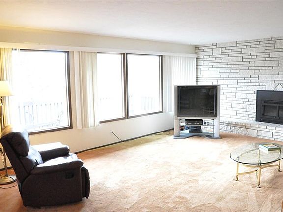 3rd image of 23702 E 1st Ave