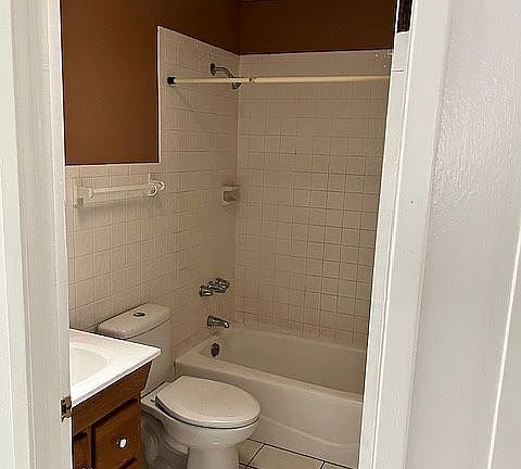 4th image of 5821 Vanguard Ct