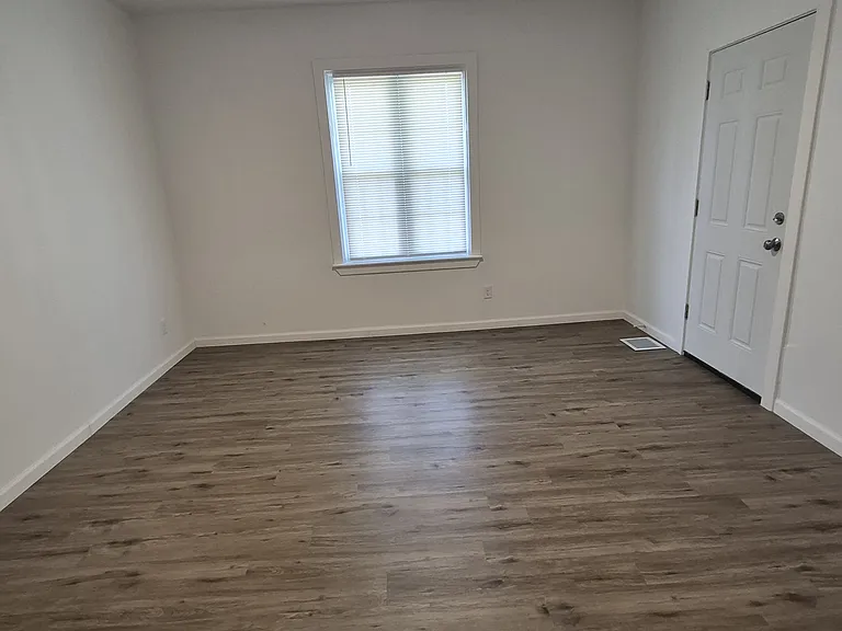 4286 Ebenezer Rd — Photo 9