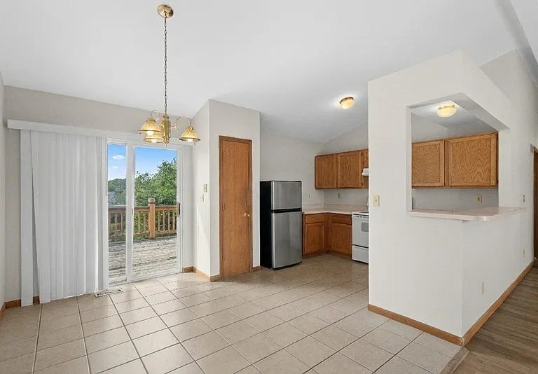 708 Tobermory Ct — Photo 8