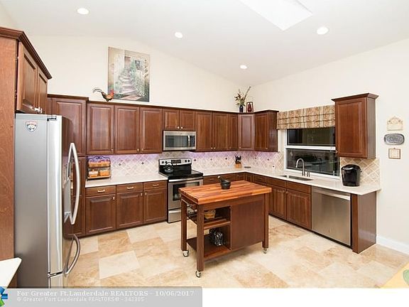 5th image of 8988 NW 52nd Ct