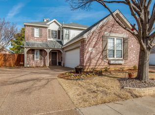 2333 Folkstone Way, Bedford, TX 76021