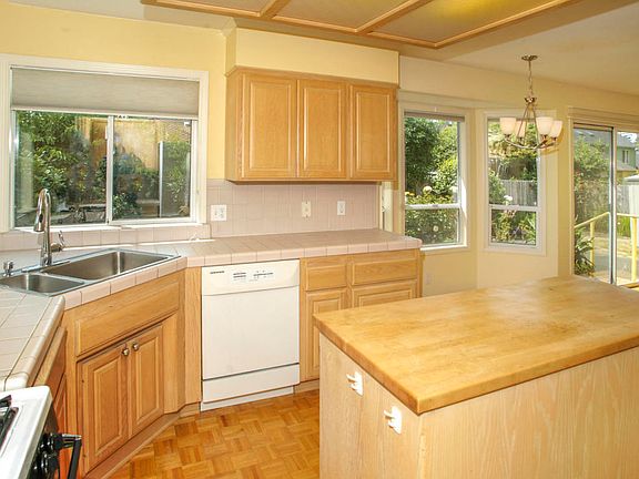 3rd image of 4838 Dickson Dr