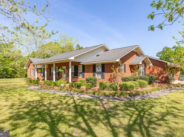 301 Willow Dr, Glennville, GA 30427