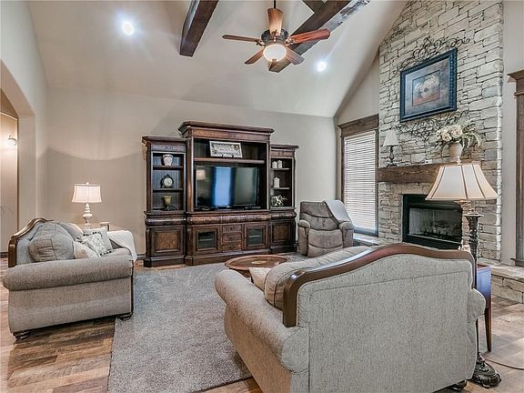 4th image of 1709 Cypress Grv