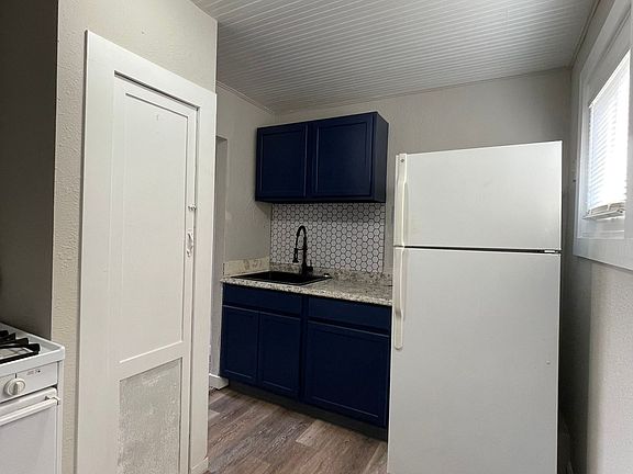 3rd image of 818 N Corona St #4