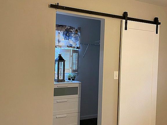 Walk-in closet
