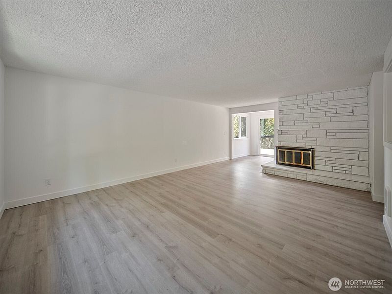 4th image of 209 Sunset Drive
