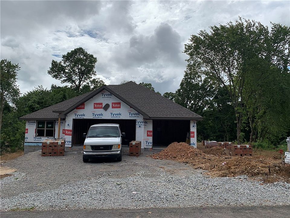1st image of 75 Magrath Pl