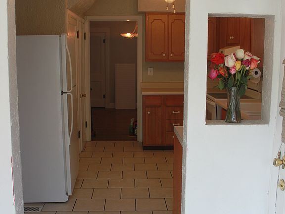 looking from sunroom thru kitchen