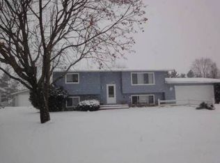3122 S Oakhill Ave, Janesville, WI 53546
