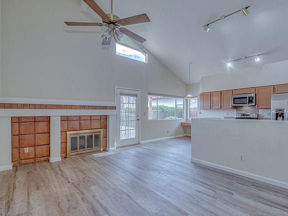 3rd image of 4925 E Le Marche Ave
