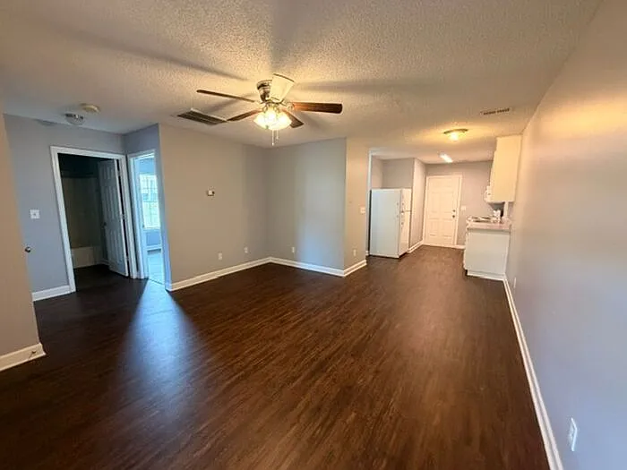 948 Wildwood Ln — Photo 10