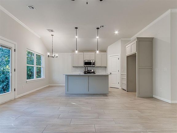 3rd image of 1500 Stirrup Way