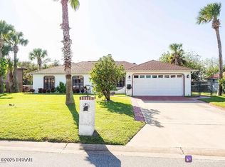 2032 Schulte Ave, Daytona Beach, FL 32118
