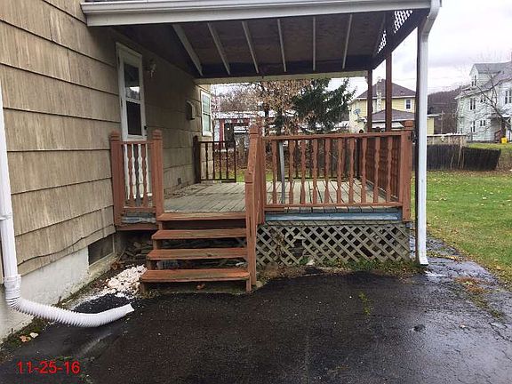 3rd image of 932 Oxford St