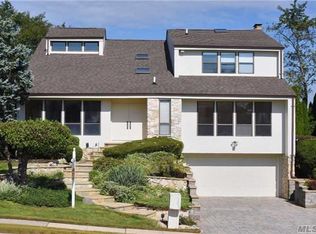 41 Crest Hollow Ln, Albertson, NY 11507