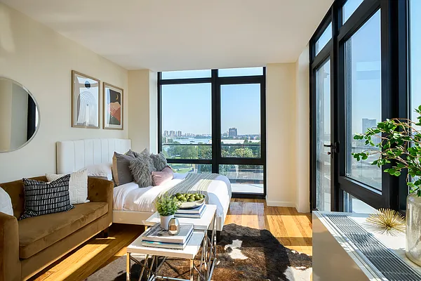 Rented by SERHANT. | media 3