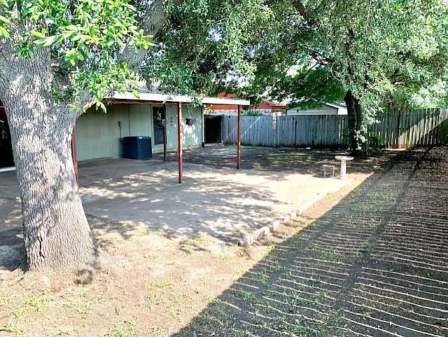 1301 N Knowles Dr — Photo 16