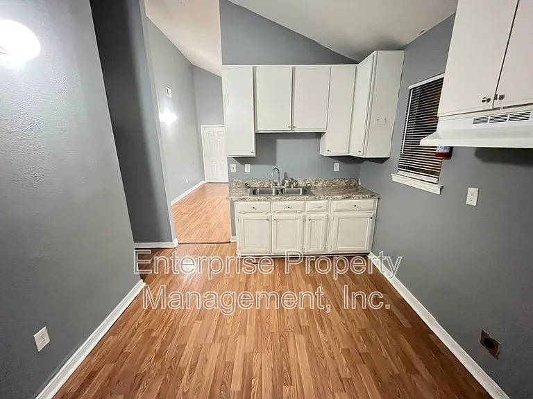 401 N Manassas St — Photo 10