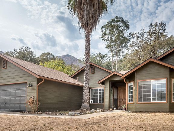 2nd image of 41085 Oakridge Drive
