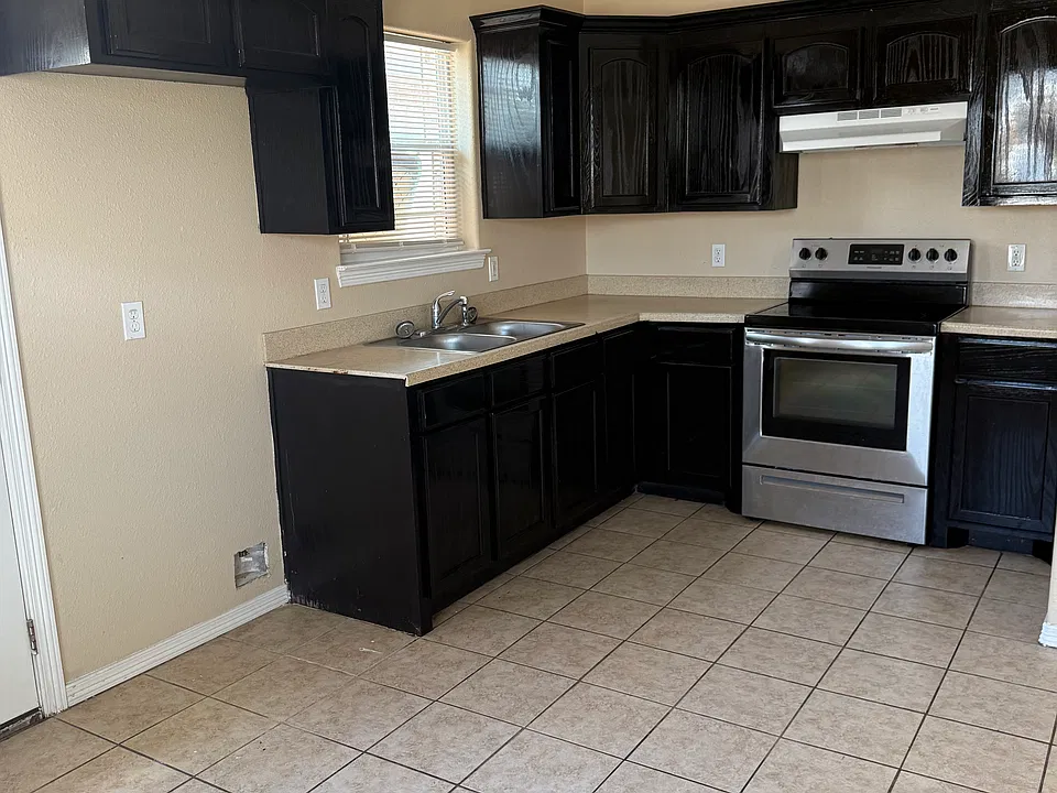 3012 Rosemary Dr #2