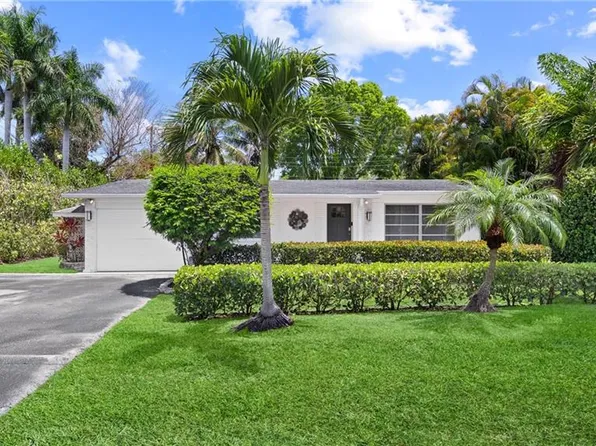 1051 Cypress Woods Dr, Naples, FL 34103