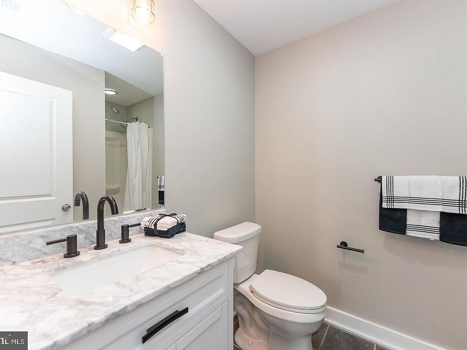 1st image of 1001 N Marshall St APT 2