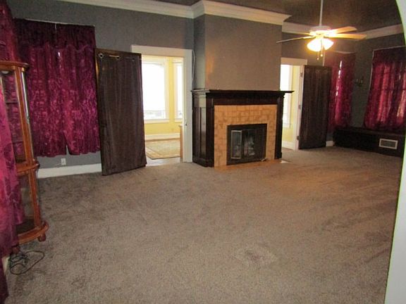 3rd image of 2149 Lakeshore Dr