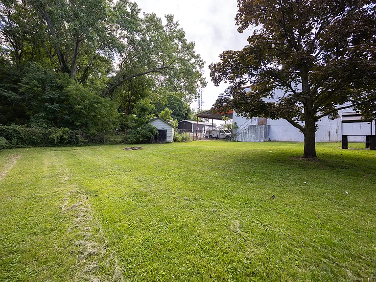 52 East Ave — Photo 40