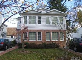 66B Sagamore Hill Dr, Port Washington, NY 11050