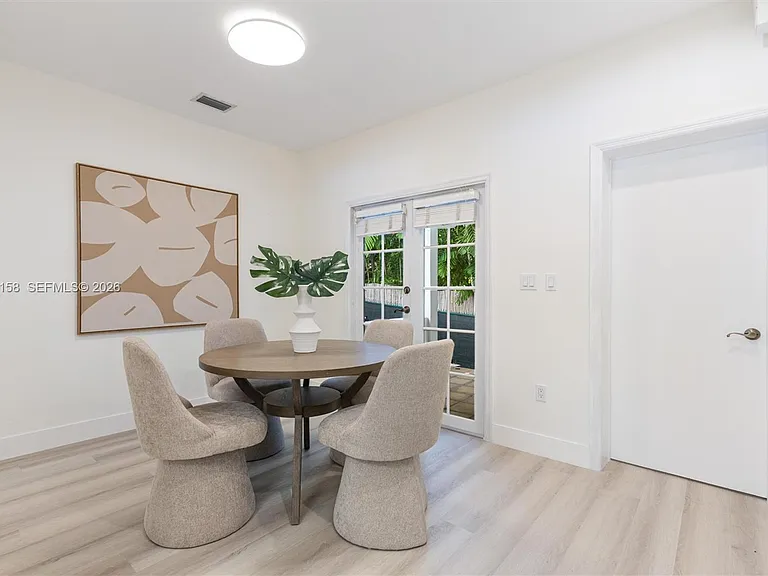 145 W Sunrise Ave — Photo 14
