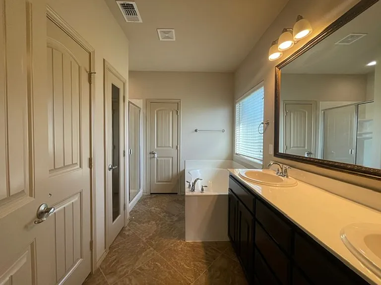 4605 Hidden Meadows Trl — Photo 14