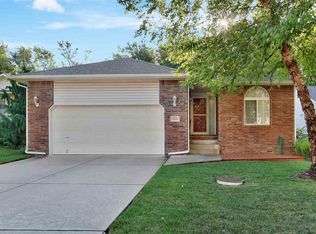 1424 N Autumn Valley Cir, Mulvane, KS 67110