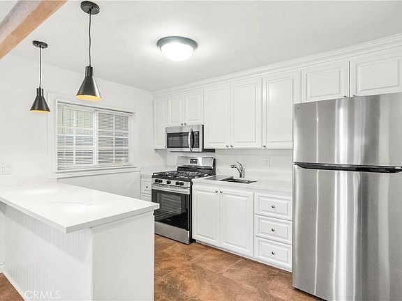 3rd image of 274 Cliff Dr APT 3