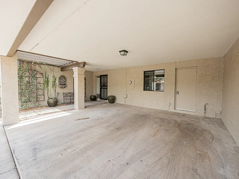 4922 N 42nd Way — Photo 3