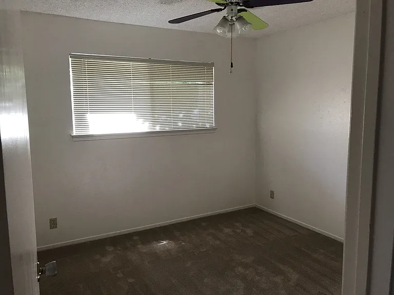 8417 Edgefield Way — Photo 2