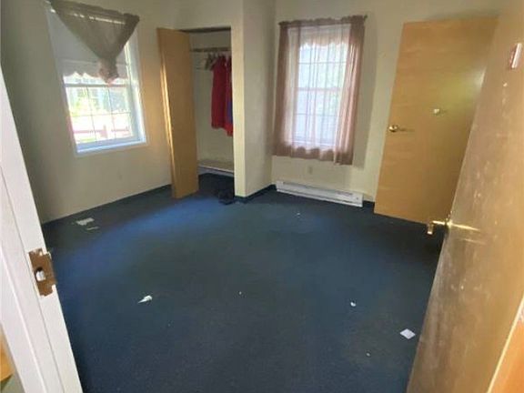 27th image of 301 Grove St