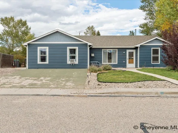5247 Panorama Dr, Cheyenne, WY 82009