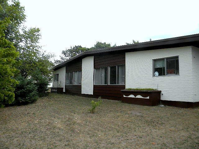 1st image of 11 Parkside Dr