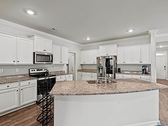 5th image of 500 Foxridge Dr