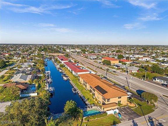 4th image of 232 Cape Coral Pkwy E APT 101