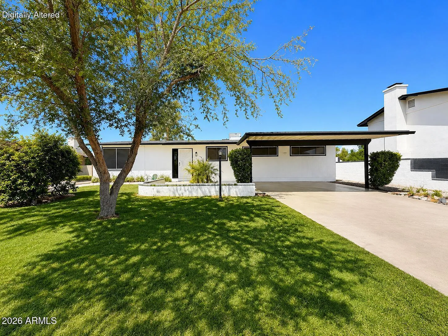 3 bed, 2.0 bath, 2464 sqft, $2,995 — Photo 3